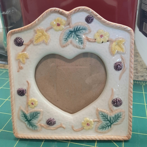 Cream and Green Heart Picture Frame with Floral Accents - Picture 1 of 11